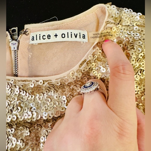 Alice + Olivia Gold Sequin Top Size 2 - Picture 2 of 4
